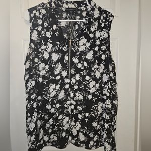 Women's Sleeveless Blouse